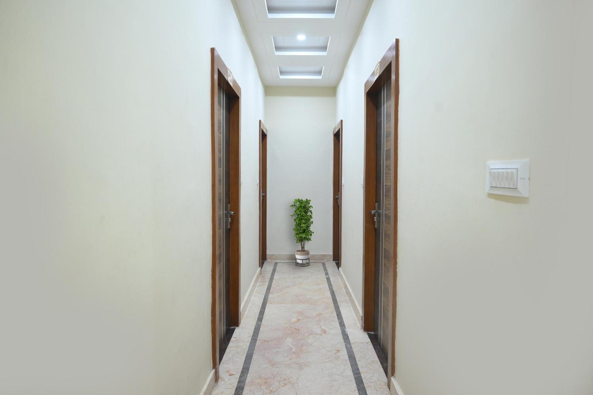 Townhouse Oak Ar Ganges Premium Hotel 3*